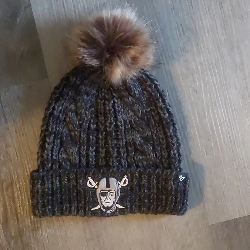 Raiders Football Cable Knit Pom Beanie hat Black Gray ONE size